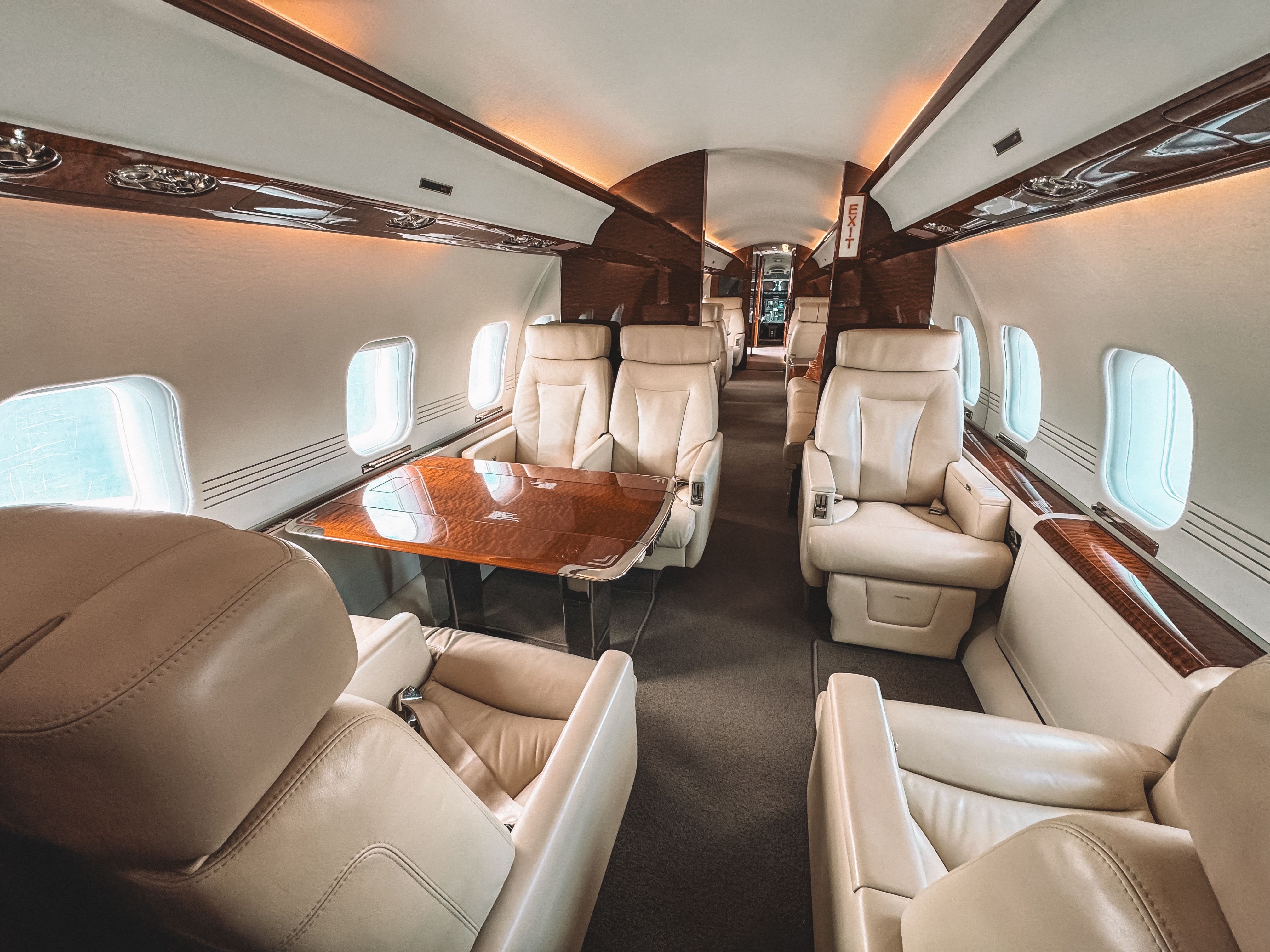 Aircraft interior deep cleaning